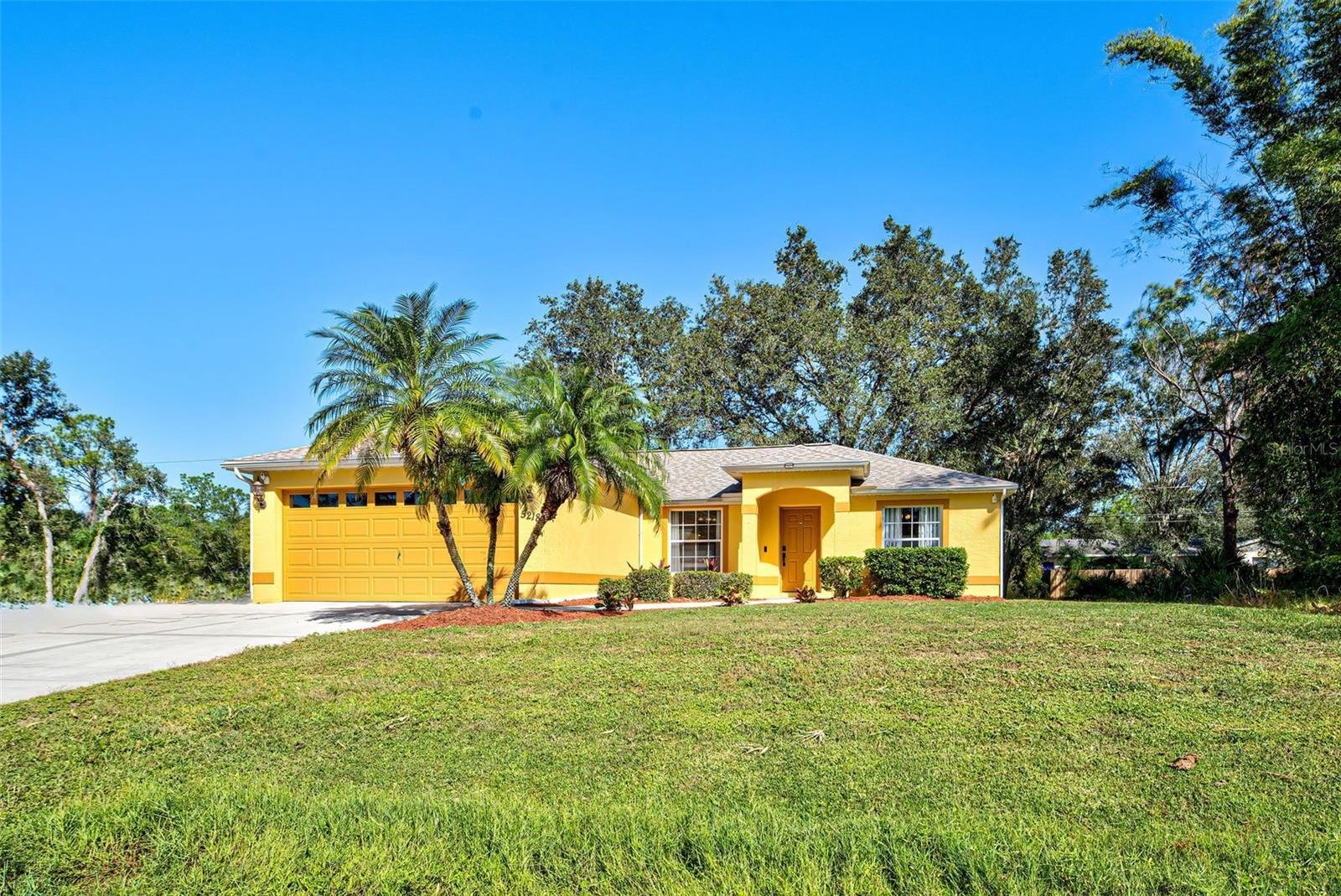 Property Photo: 5218 Jacaranda Avenue FL 34291