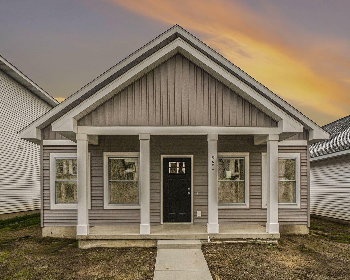 Property Photo: 861 Winchester Street MI 49423