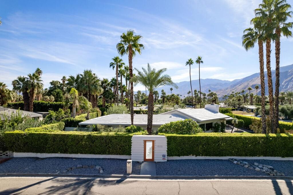 3 bed Palm Springs home for sale 1025 Tamarisk Road, Palm Springs, CA