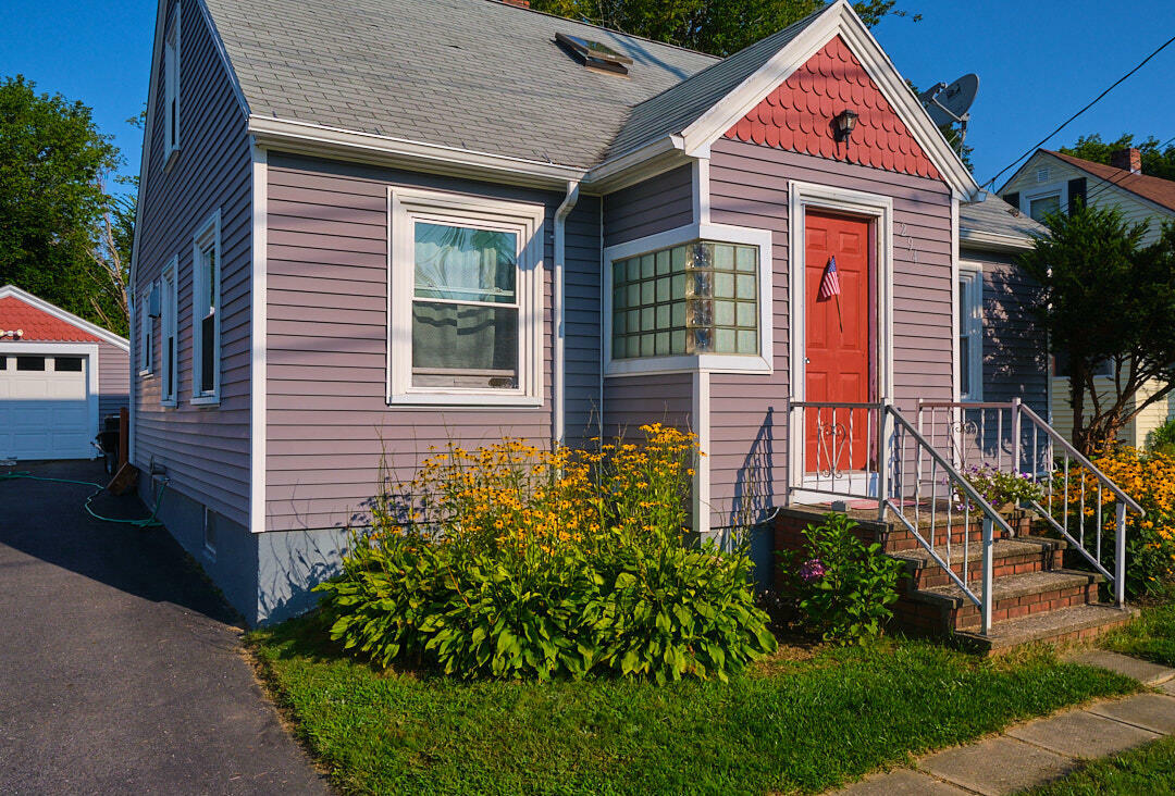 Property Photo:  294 Pond Road  ME 04240 