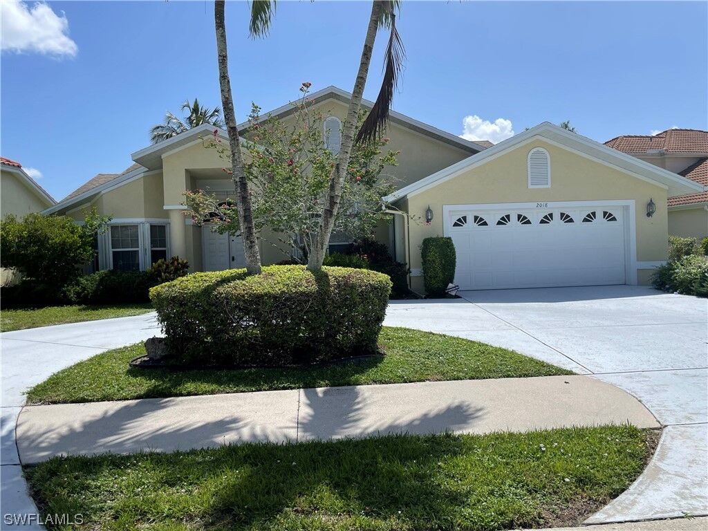 Property Photo:  2018 Crown Pointe Boulevard E  FL 34112 
