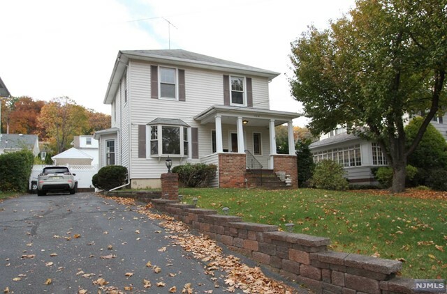 Property Photo:  758 Goffle Road  NJ 07506 