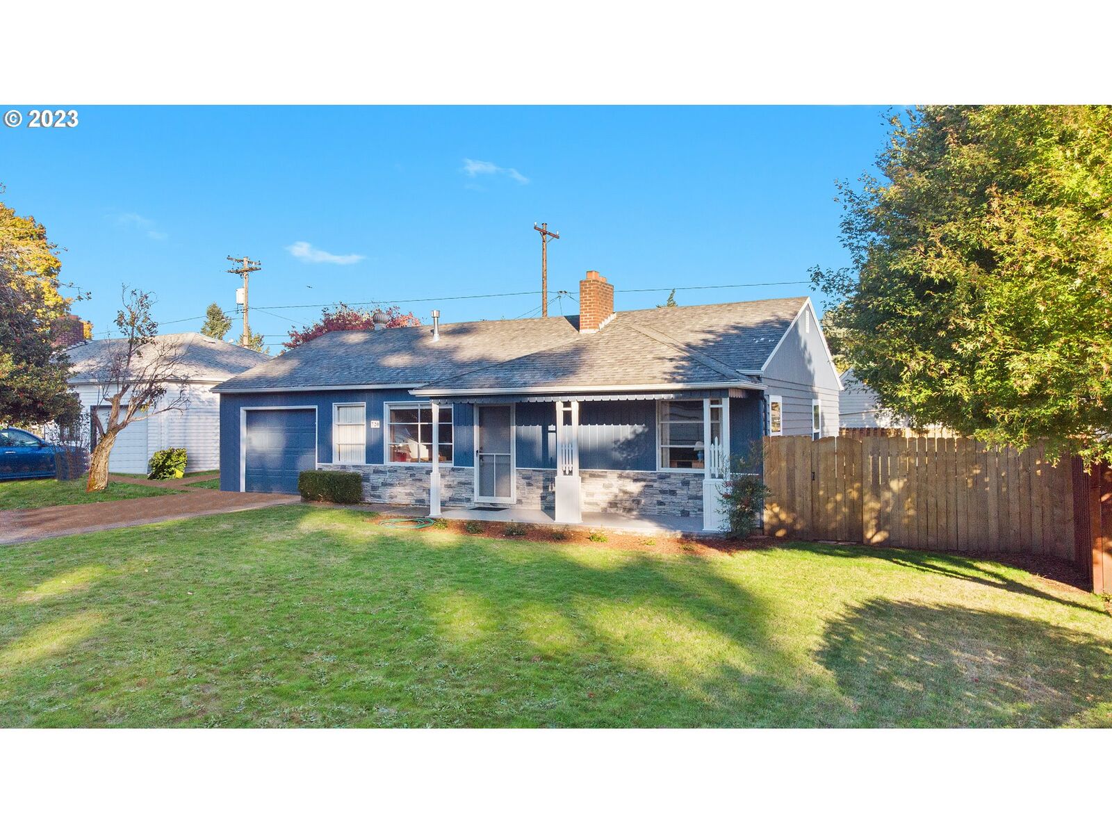 Property Photo:  720 SE 112th Ave  OR 97216 