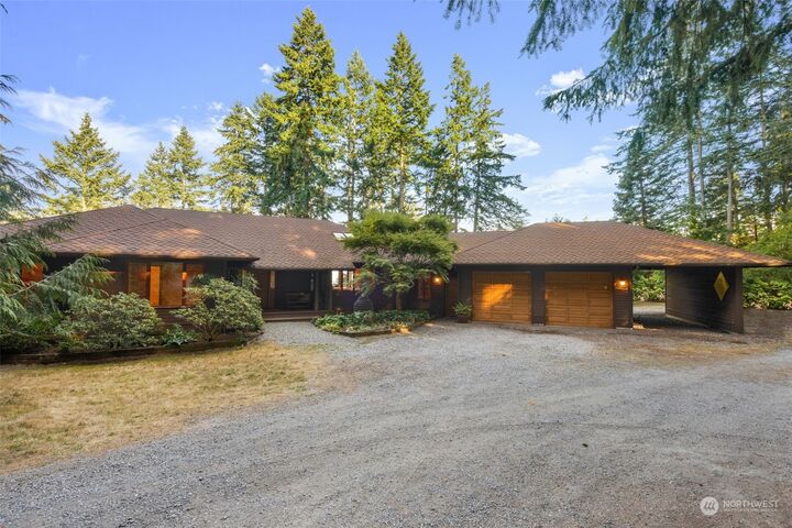 Property Photo:  2011 North Bluff Road  WA 98239 