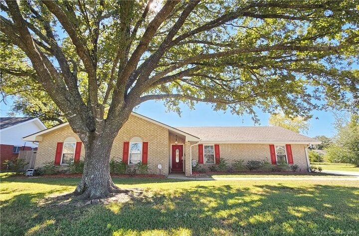 1513 W Autumnwood Lane  Lake Charles LA 70605 photo