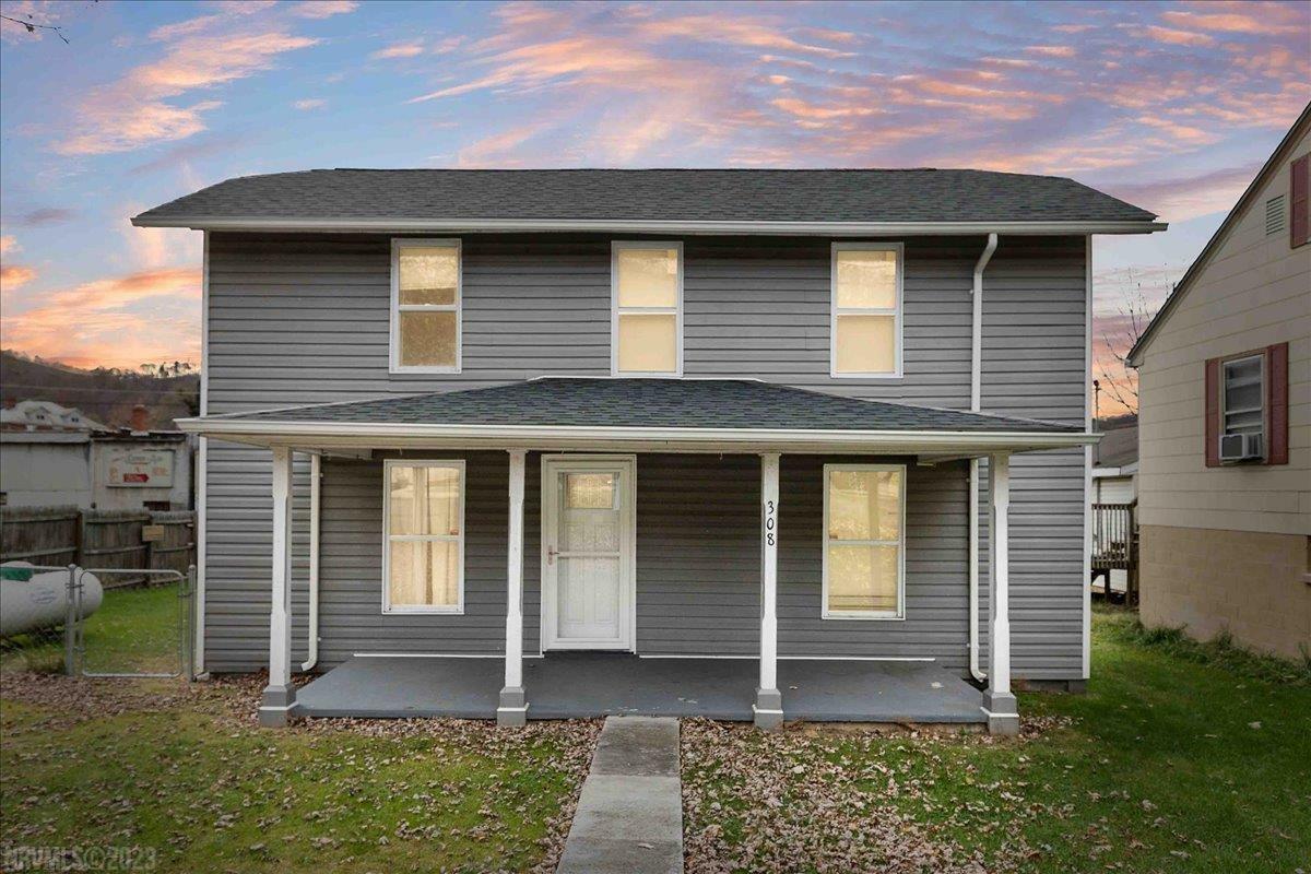 Property Photo: 308 Giles Avenue VA 24147