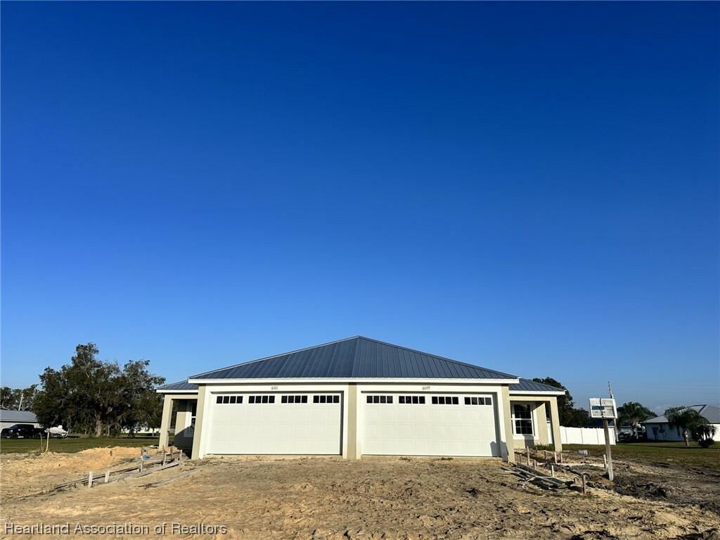 Property Photo:  6101 Red Cedar Road  FL 33876 