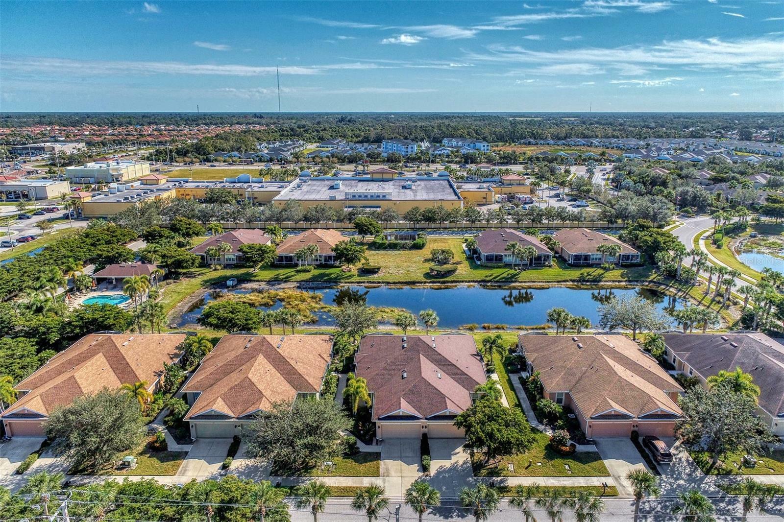 Property Photo: 215 Fontanelle Circle FL 34292