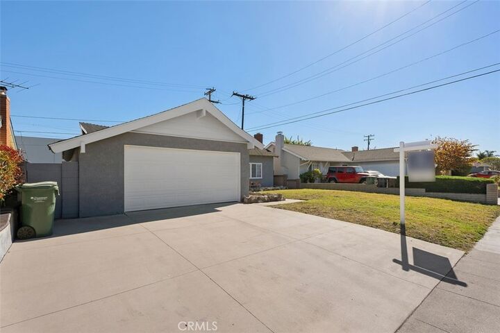 Property Photo:  15752 Hummingbird Lane  CA 92649