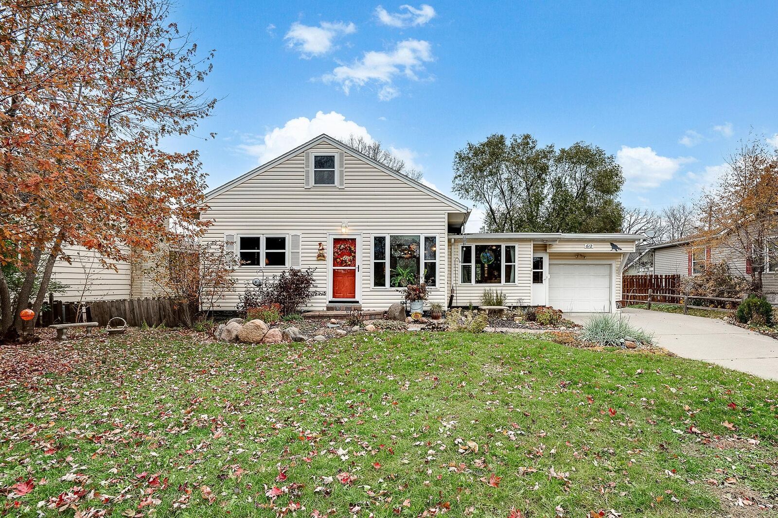 Property Photo:  612 8th Street W  MN 55033 