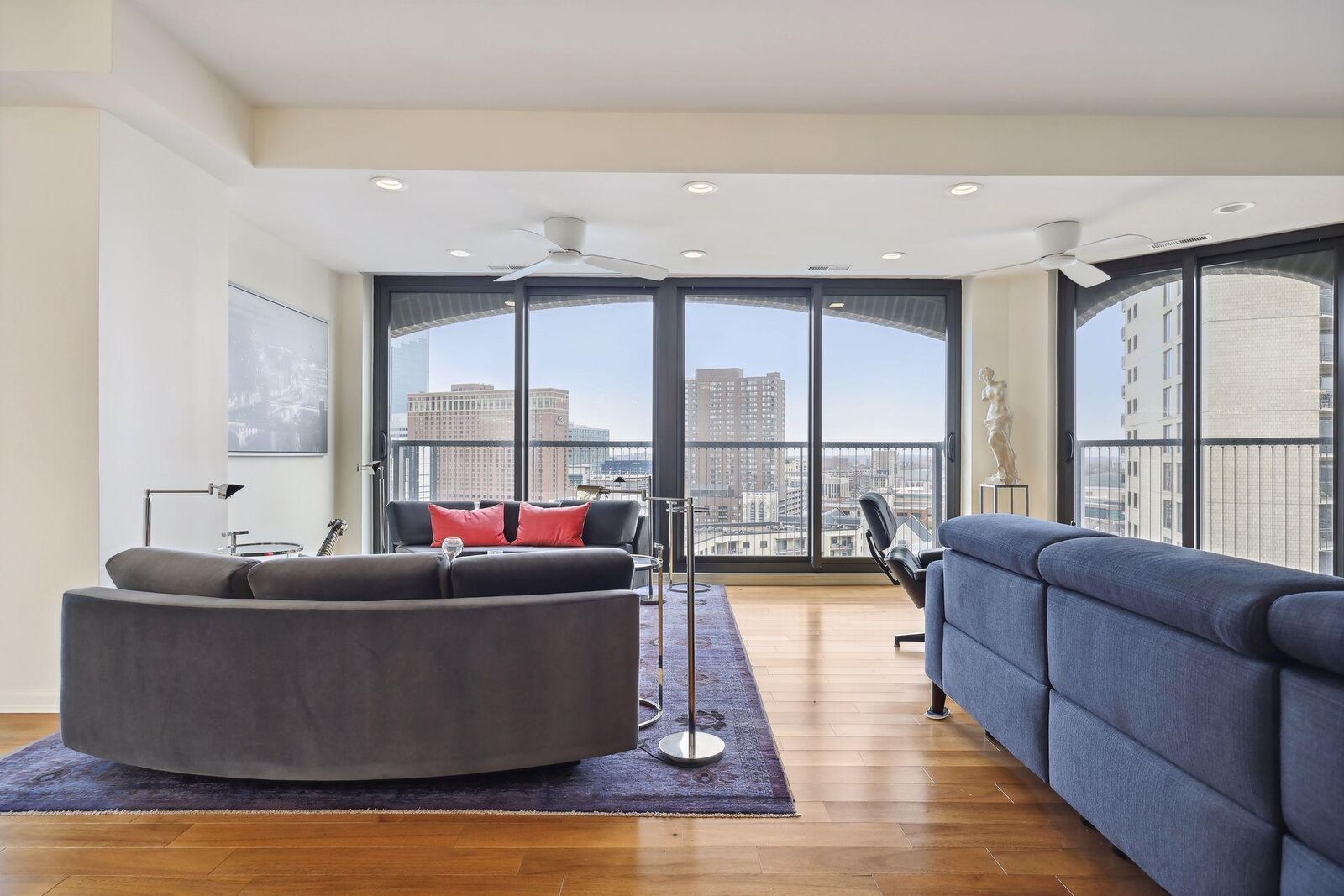 Property Photo:  1201 Yale Place 1307  MN 55403 