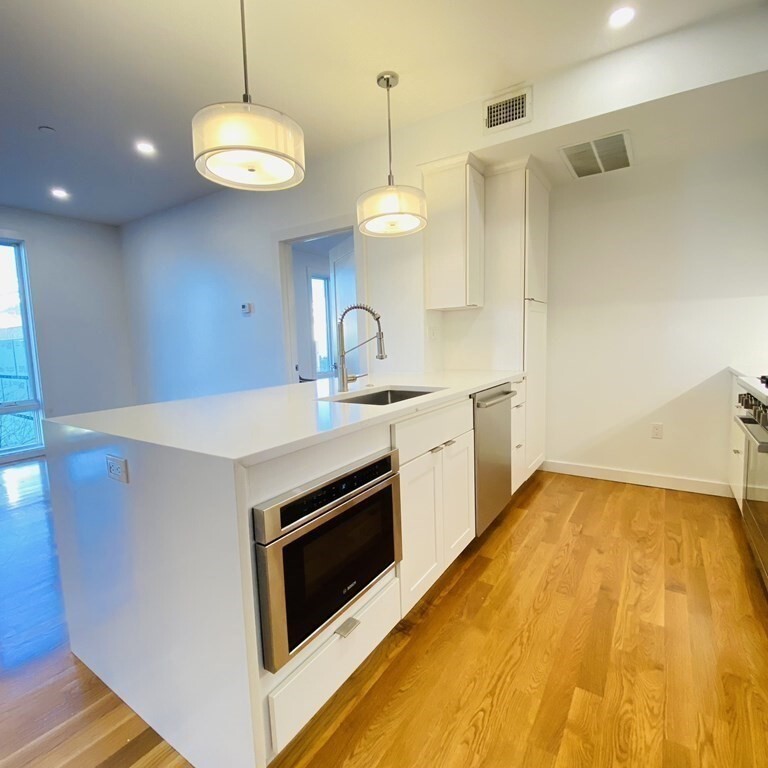 Property Photo:  49 Rogers St 6  MA 02127 