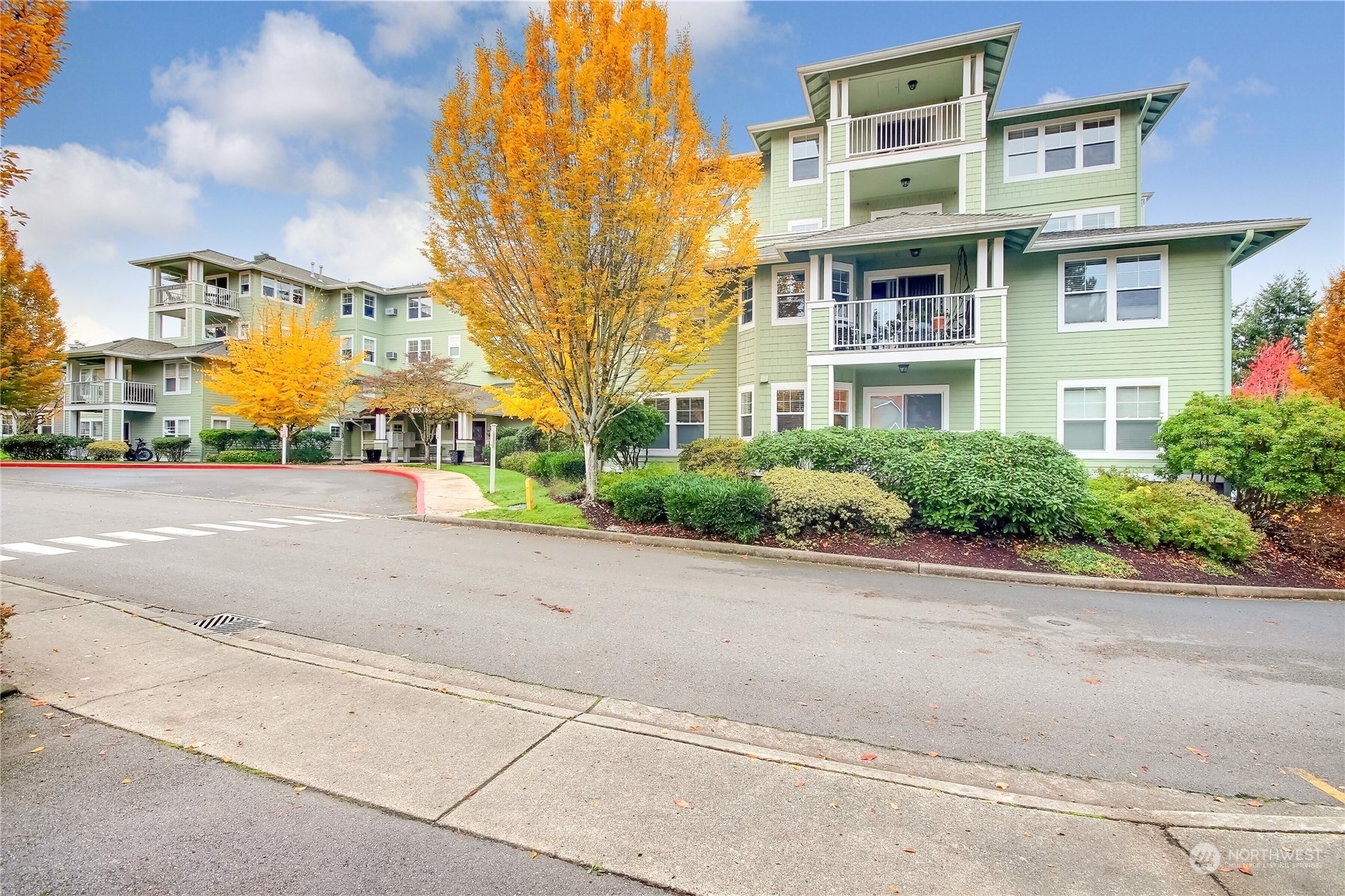 Property Photo:  22425 SE Highland Lane 401  WA 98029 