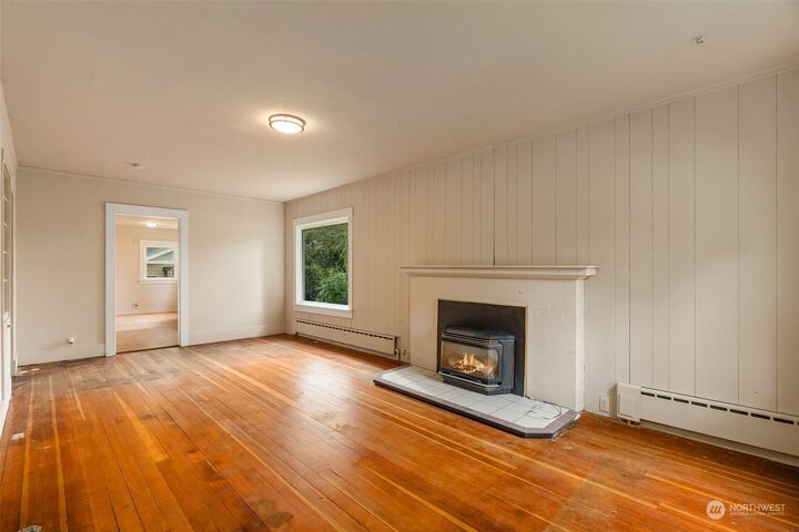 Property Photo:  1421 5th Avenue SE  WA 98501 