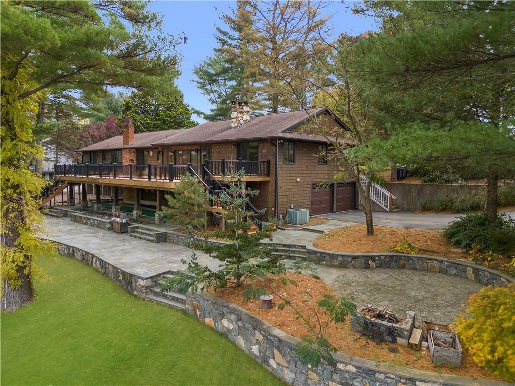 Property Photo:  62 Wood Cove Dr  RI 02816 