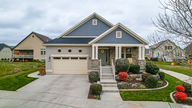 Property Photo: 728 S Golden Leaf Way UT 84664