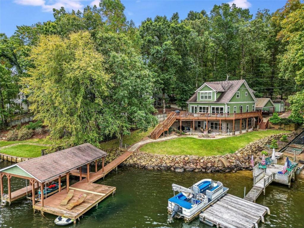 Property Photo:  304 Roberts Point Road  GA 30233 