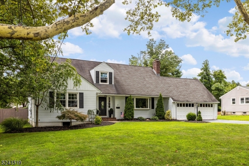 Property Photo: 37 Hawthorne Dr NJ 07066