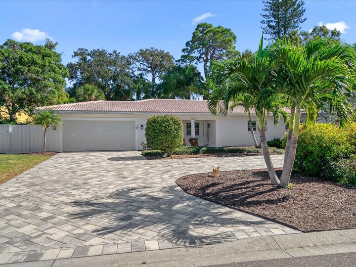 Property Photo:  19 S Pine Circle  FL 33756 