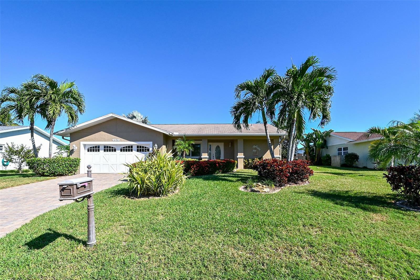 Property Photo:  4519 Mangrove Point Road  FL 34210 