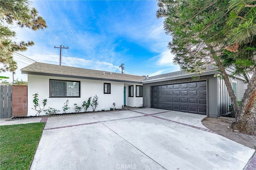 Property Photo:  824 Bunbury Drive  CA 90601 