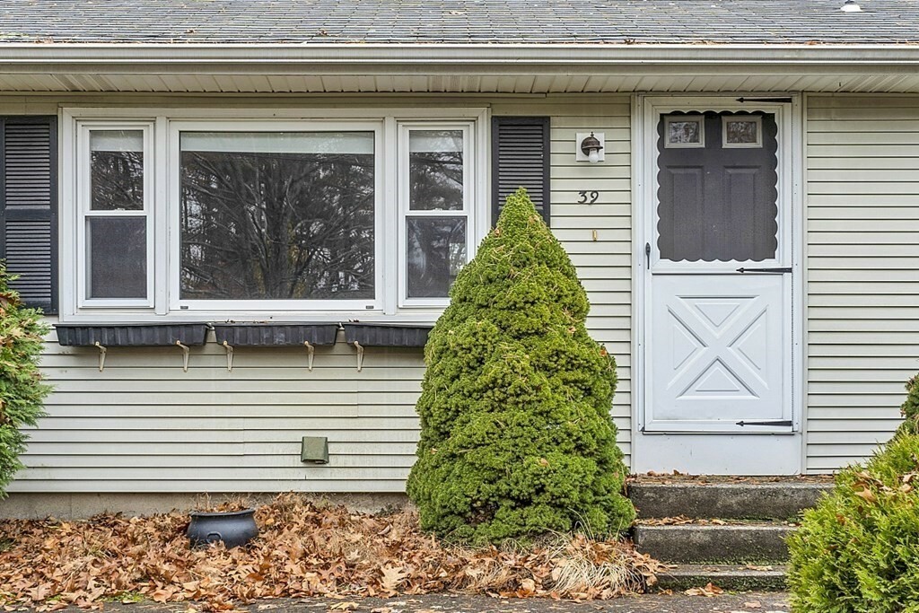 Property Photo:  39 Glenwood Drive  MA 01453 