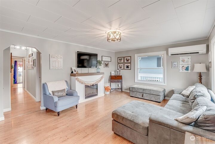 Property Photo:  801 N 18th Avenue  WA 98626 