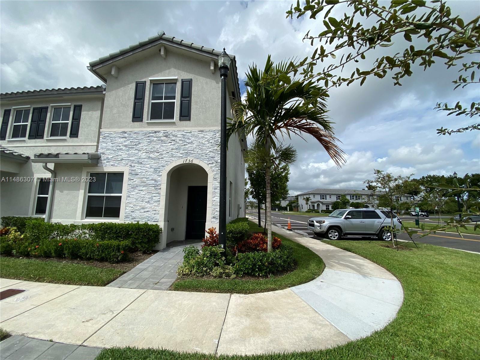 Property Photo: 1756 SE 27th Rd 1756 FL 33035