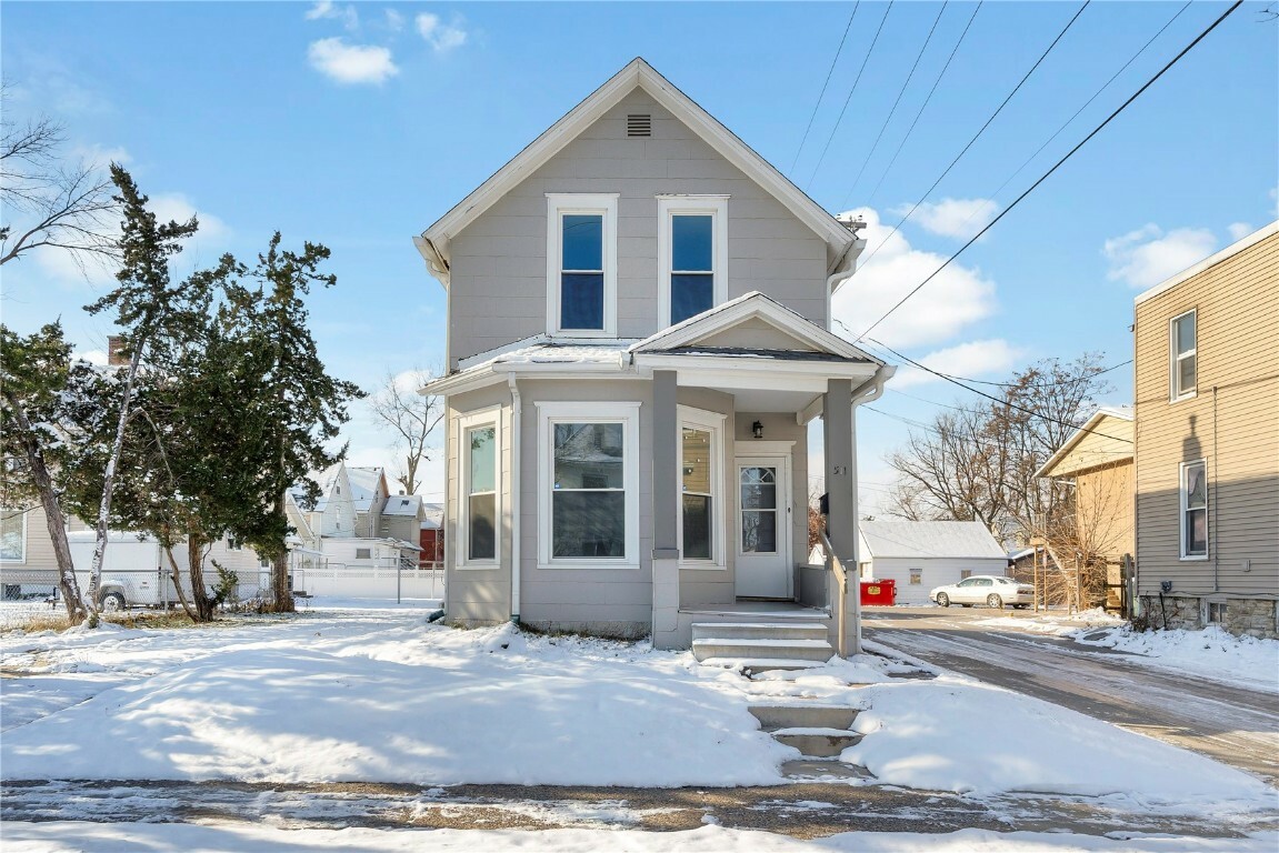 Property Photo: 511 16th Street NE IA 52404