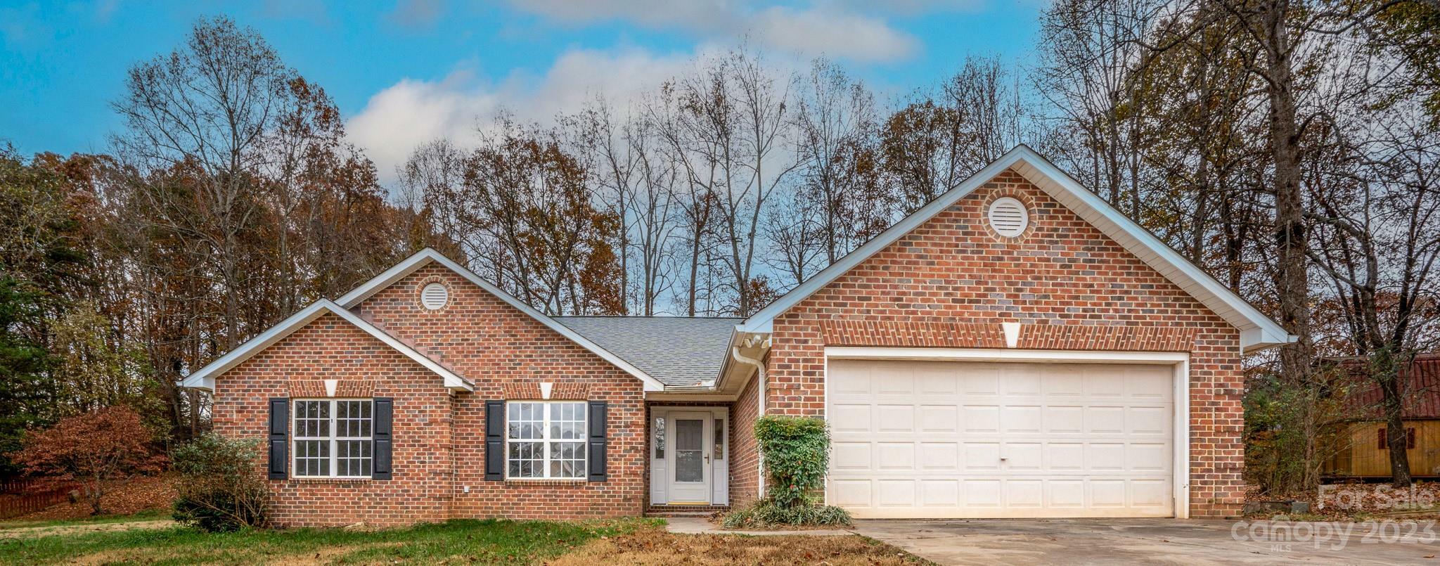 Property Photo: 1445 Julius Drive NC 28147