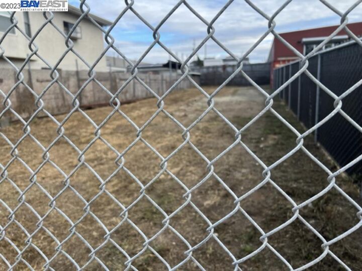 Property Photo: Magnolia St CA 94608