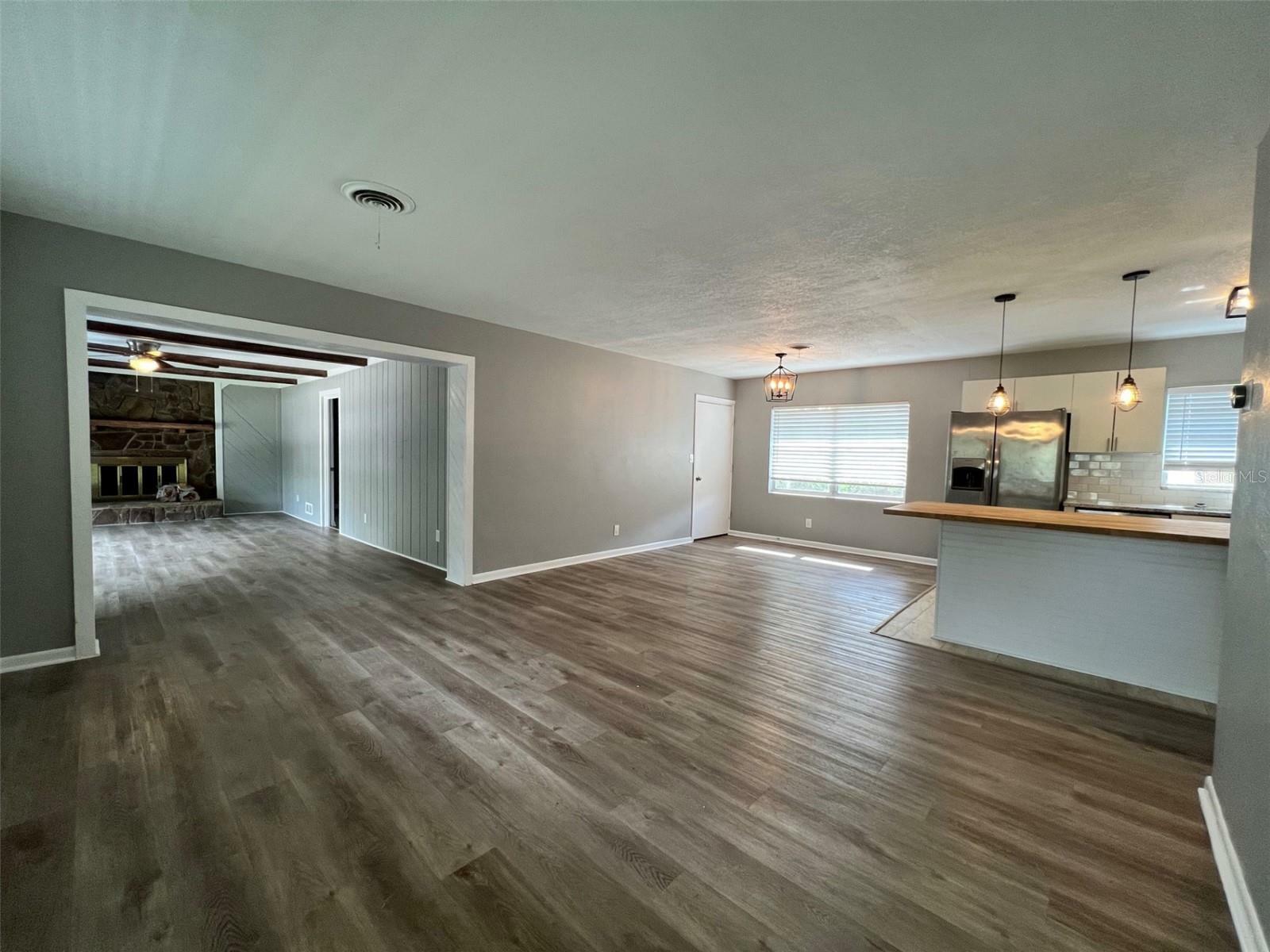 Property Photo:  3702 Mirror Lake Drive  FL 32703 