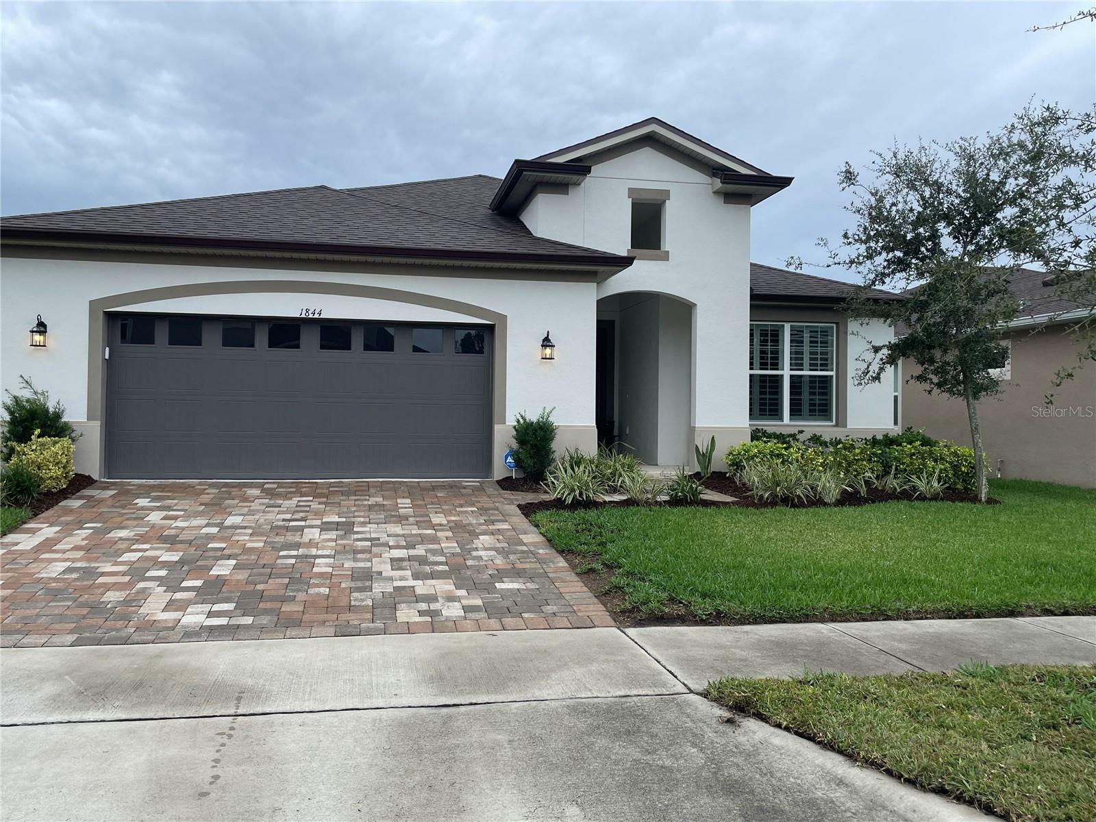 Property Photo:  1844 Farnham Drive  FL 34761 