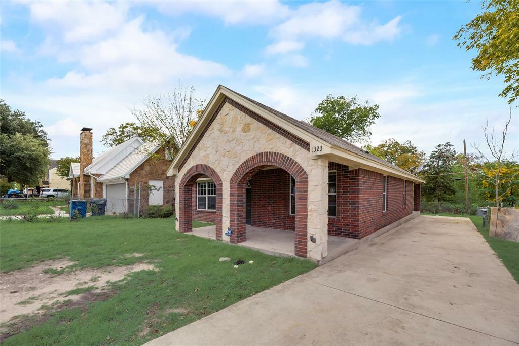 Property Photo:  1323 S Marsalis Avenue  TX 75216 