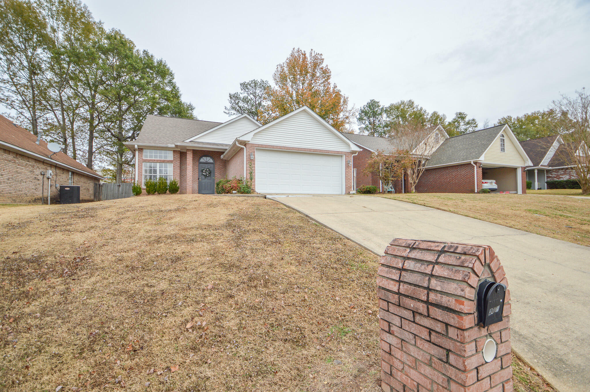 Property Photo:  200A Crossgate St  MS 39759 