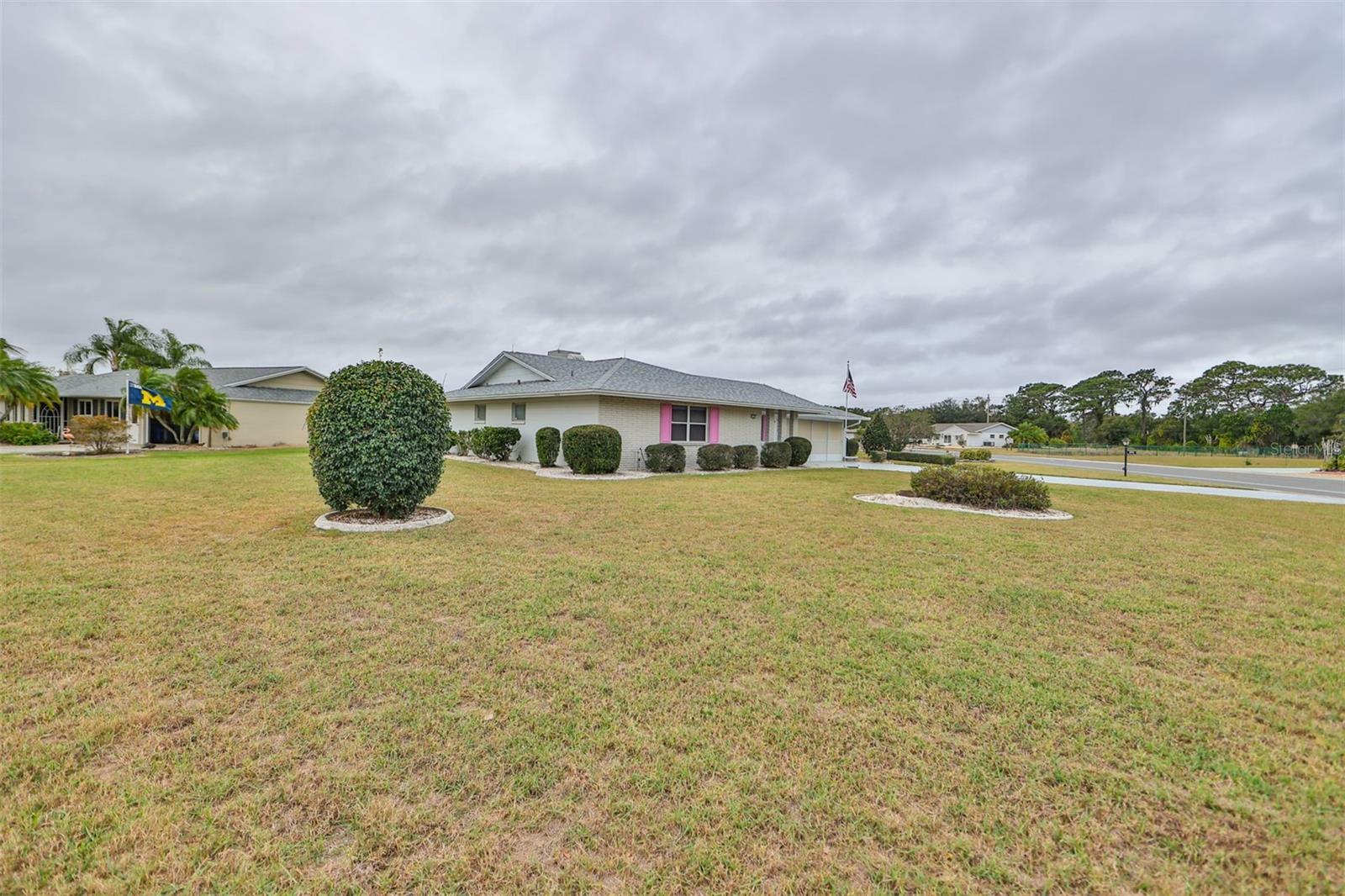 Property Photo:  1628 Vincennes Drive  FL 33573 