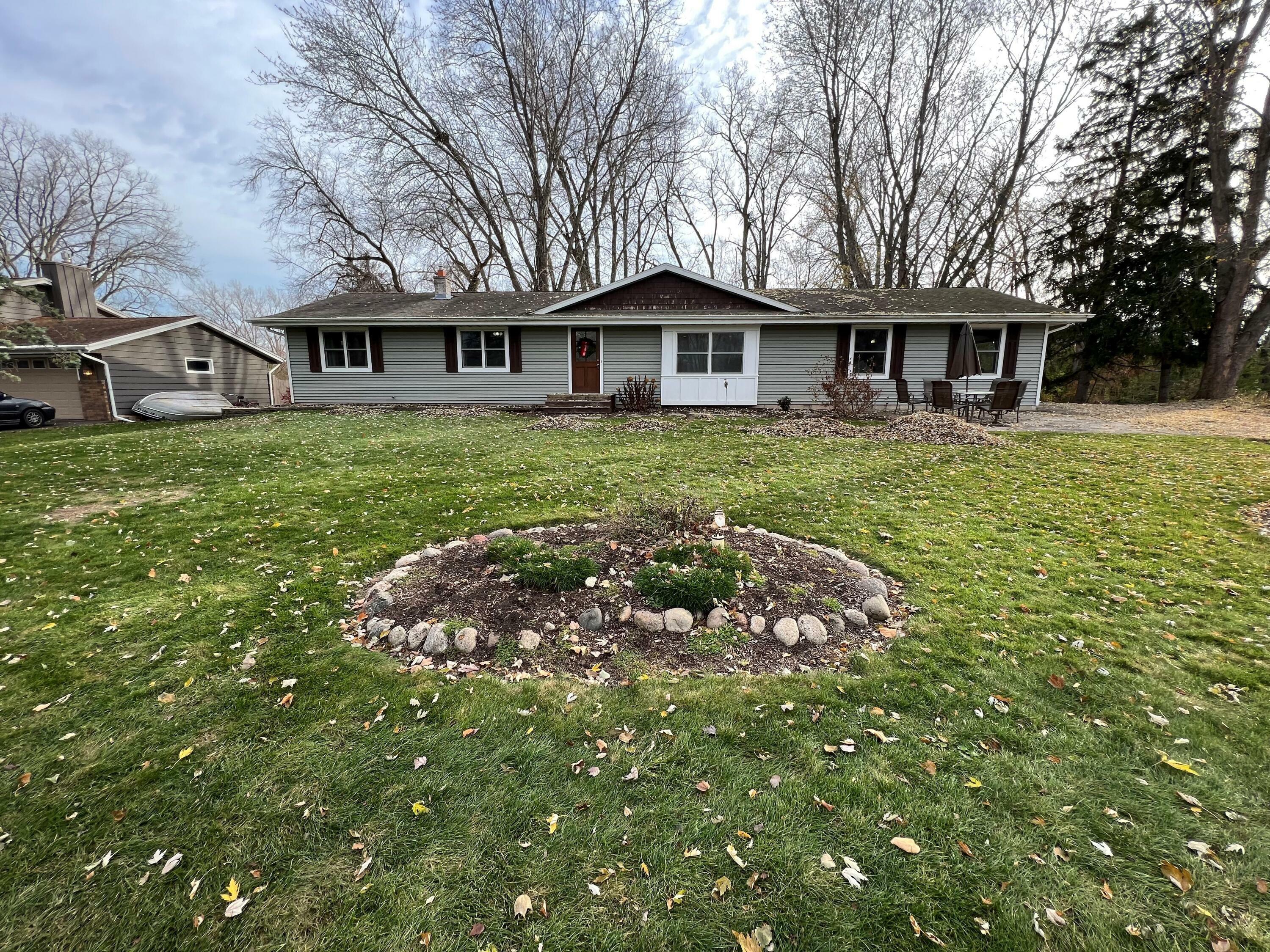 Property Photo:  701 Fox Knoll Dr  WI 53185 