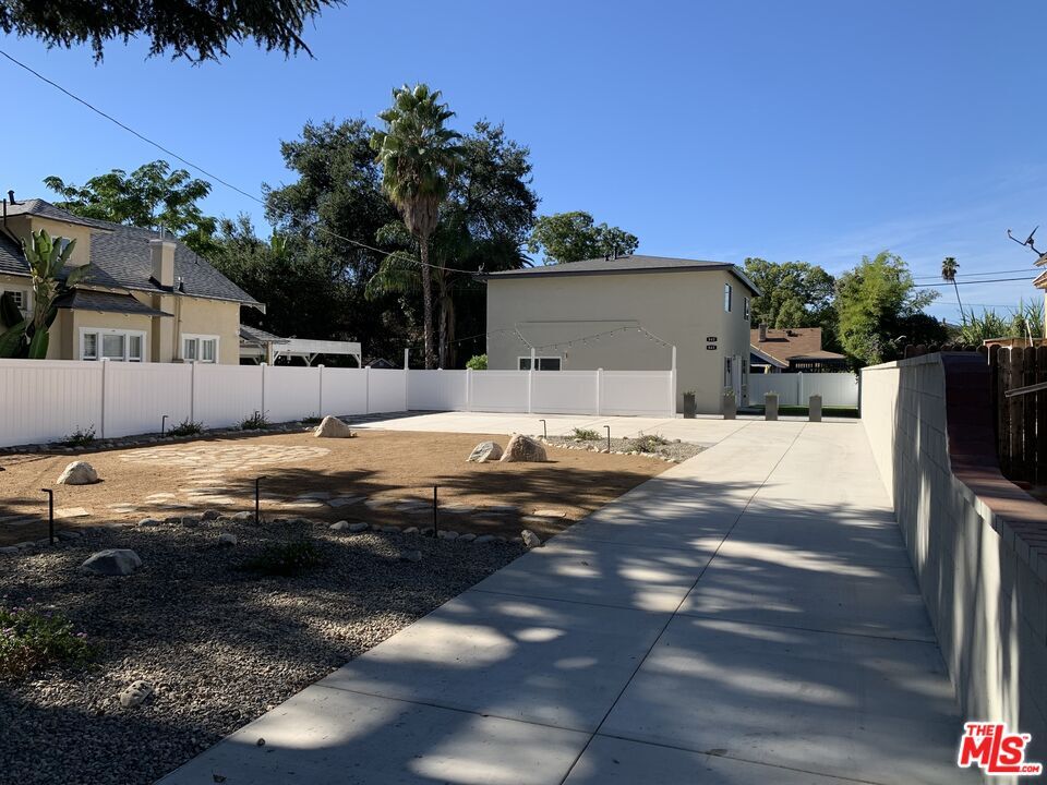Property Photo:  843  N Euclid Ave  CA 91104 