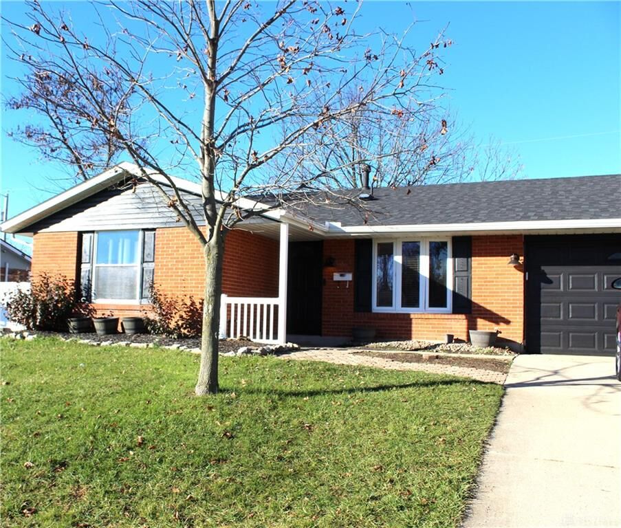 Property Photo: 7212 Claybeck Drive OH 45424