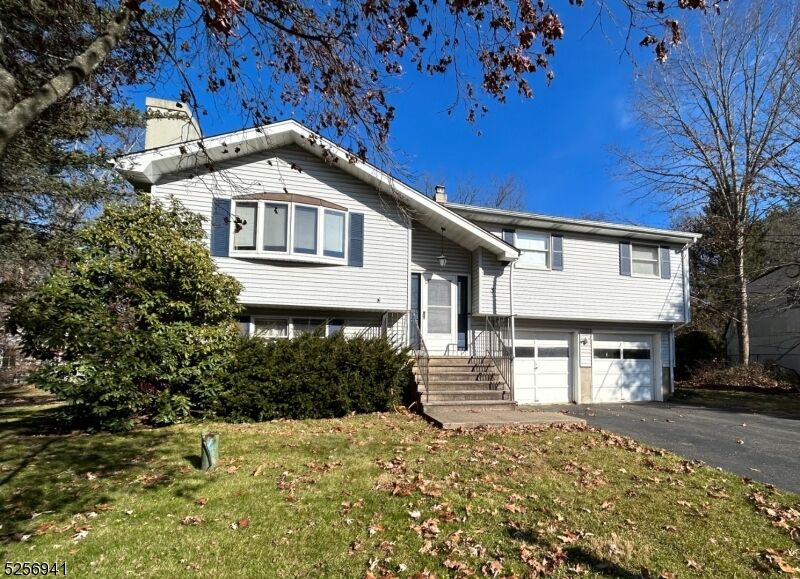 Property Photo: 3 Brantwood Dr NJ 07438
