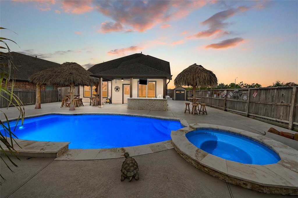 Property Photo: 146 Bayside Crossing Drive TX 77571