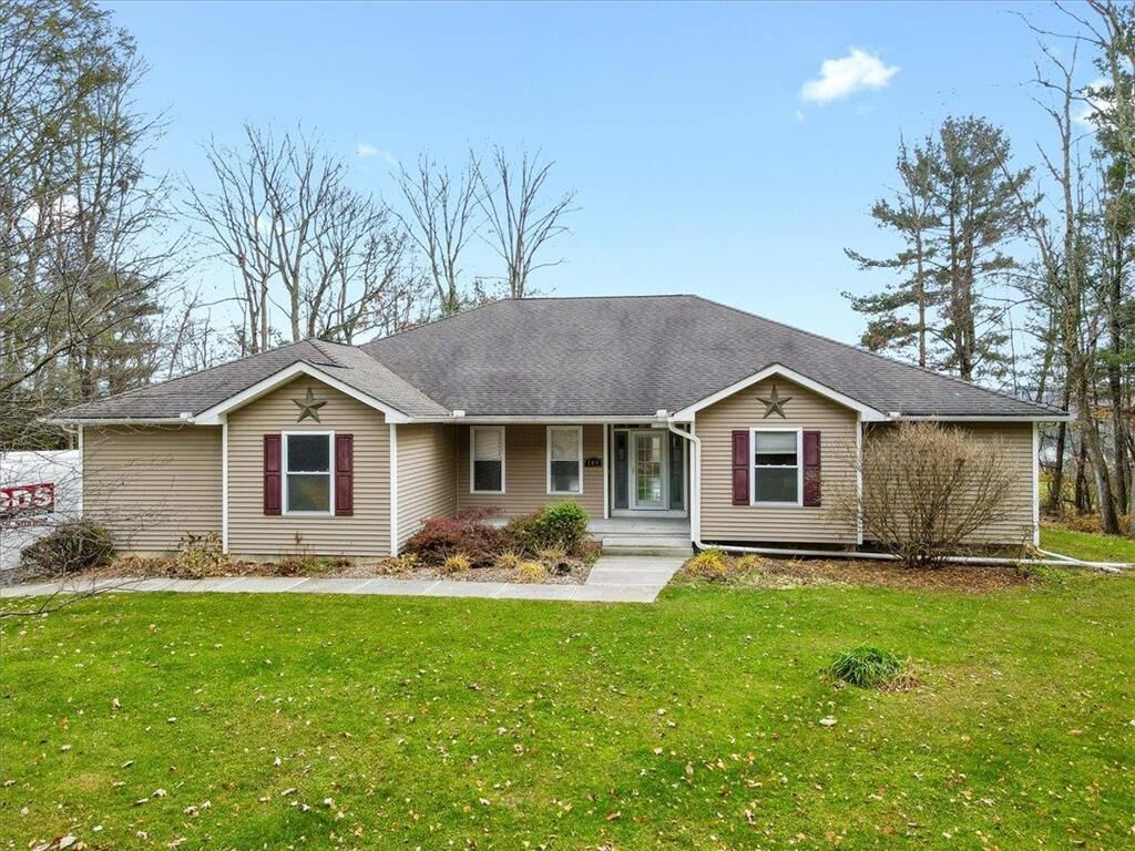 Property Photo:  109 Spring House Drive  PA 18353 