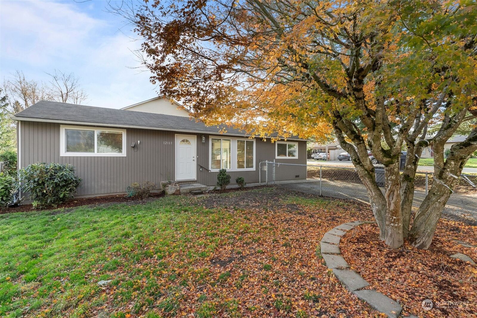 Home for sale in Renton 12103 SE 161st Street, Renton, WA 98058