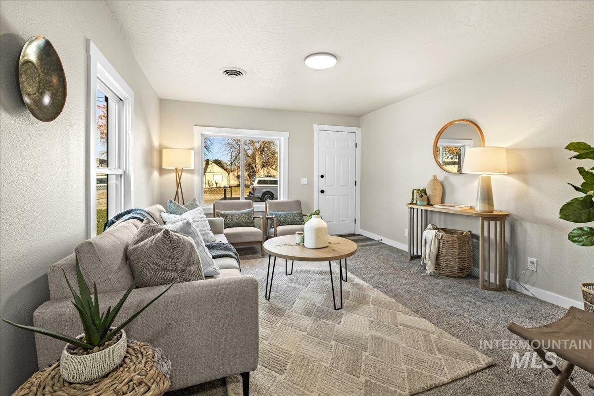 Property Photo: 1302 Albany ID 83605