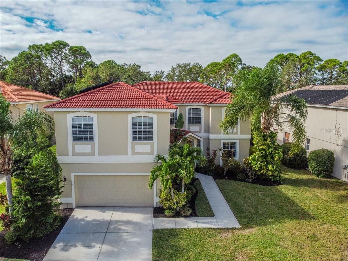 Property Photo:  682 Clear Creek Drive  FL 34229 