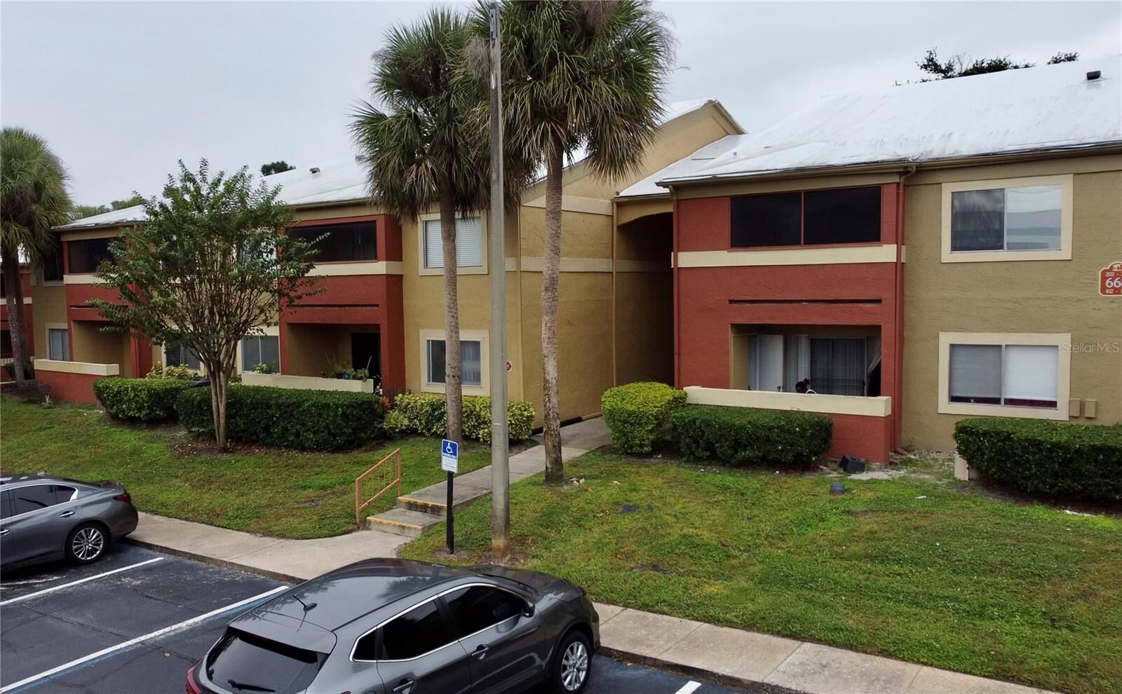 Property Photo:  666 Kenwick Circle 105  FL 32707 