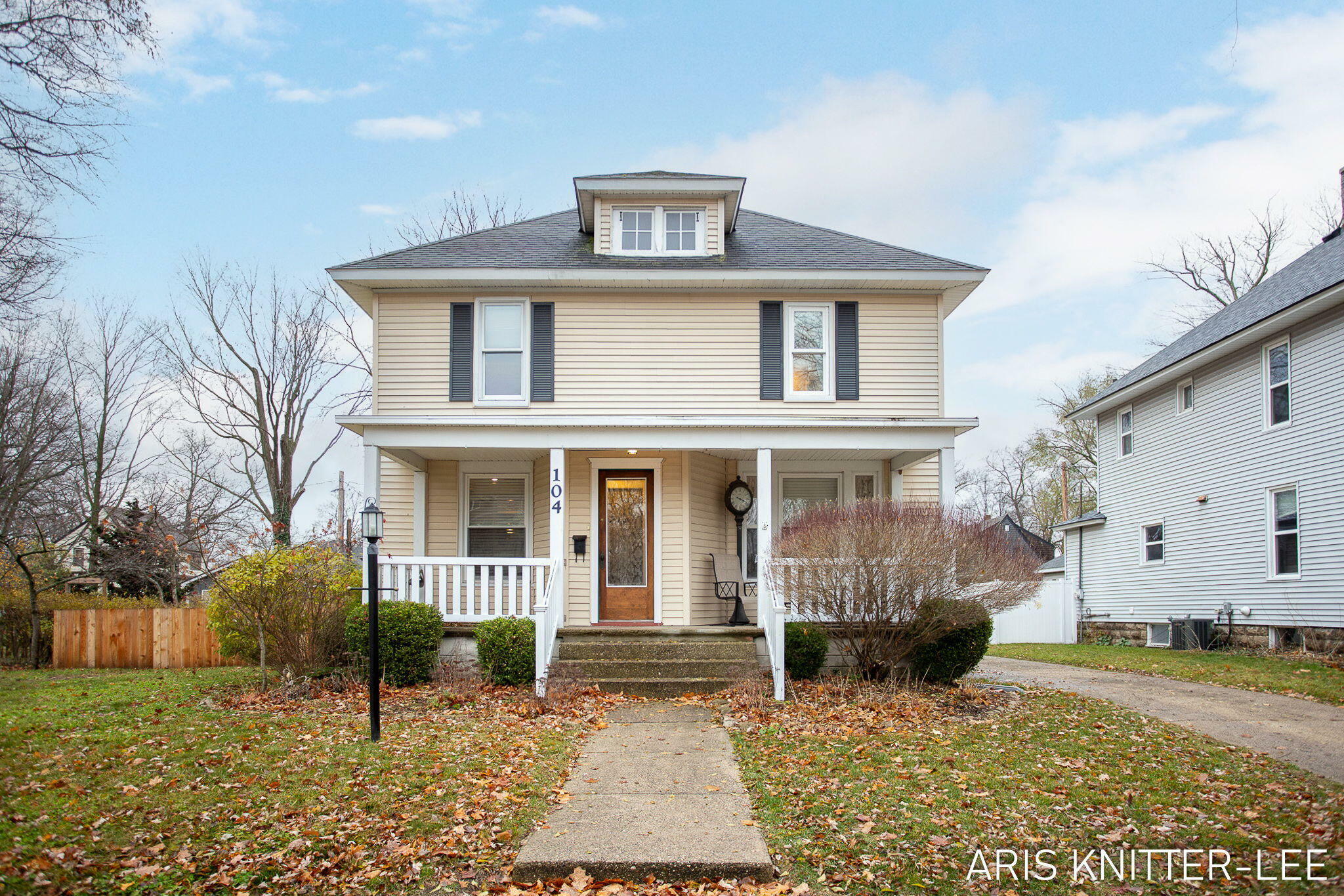 Property Photo: 104 E 22nd Street MI 49423