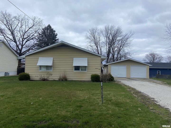 709 E Sycamore Street  Canton IL 61520 photo