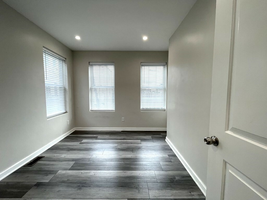 Property Photo: 75 Williams Street 2R MA 02150