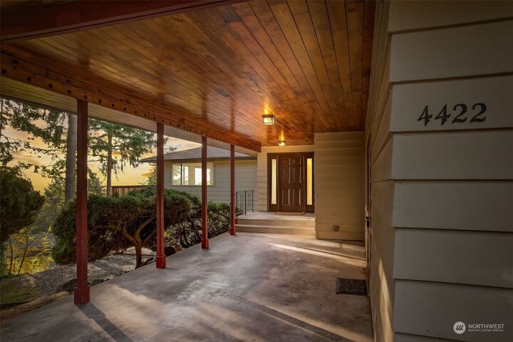 Property Photo: 4422 108th Avenue E WA 98372